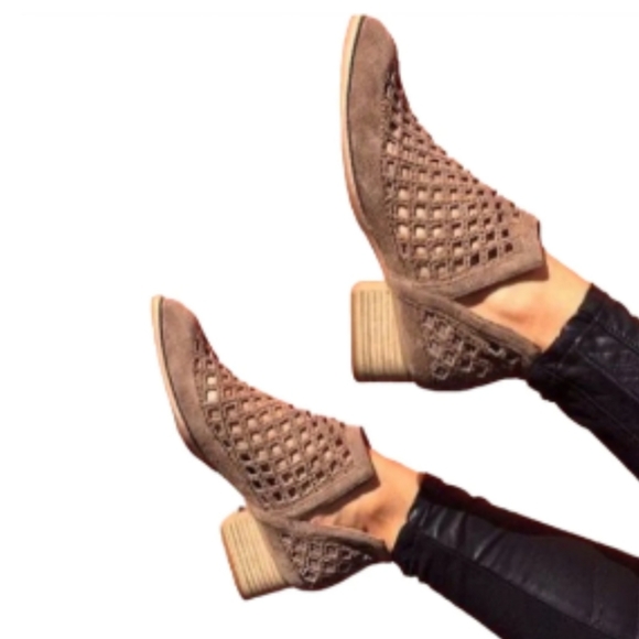 Jeffrey Campbell Taggart Open Weave Cut Out Bootie Suede Beige Tan Size 8 - Picture 3 of 13